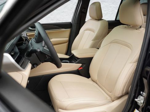 Used 2023 Jeep Grand Cherokee 4WD 4xe w/ Luxury Tech Group II image 23