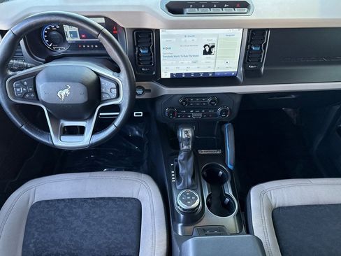 Used 2022 Ford Bronco Wildtrak image 28