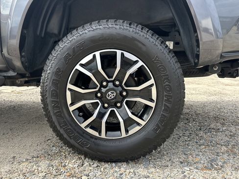 Used 2020 Toyota Tacoma TRD Sport RWD image 21