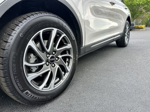 Certified 2020 Lincoln Corsair AWD w/ Equipment Group 101A image 12