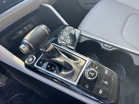 Used 2024 Kia Sportage EX image 21