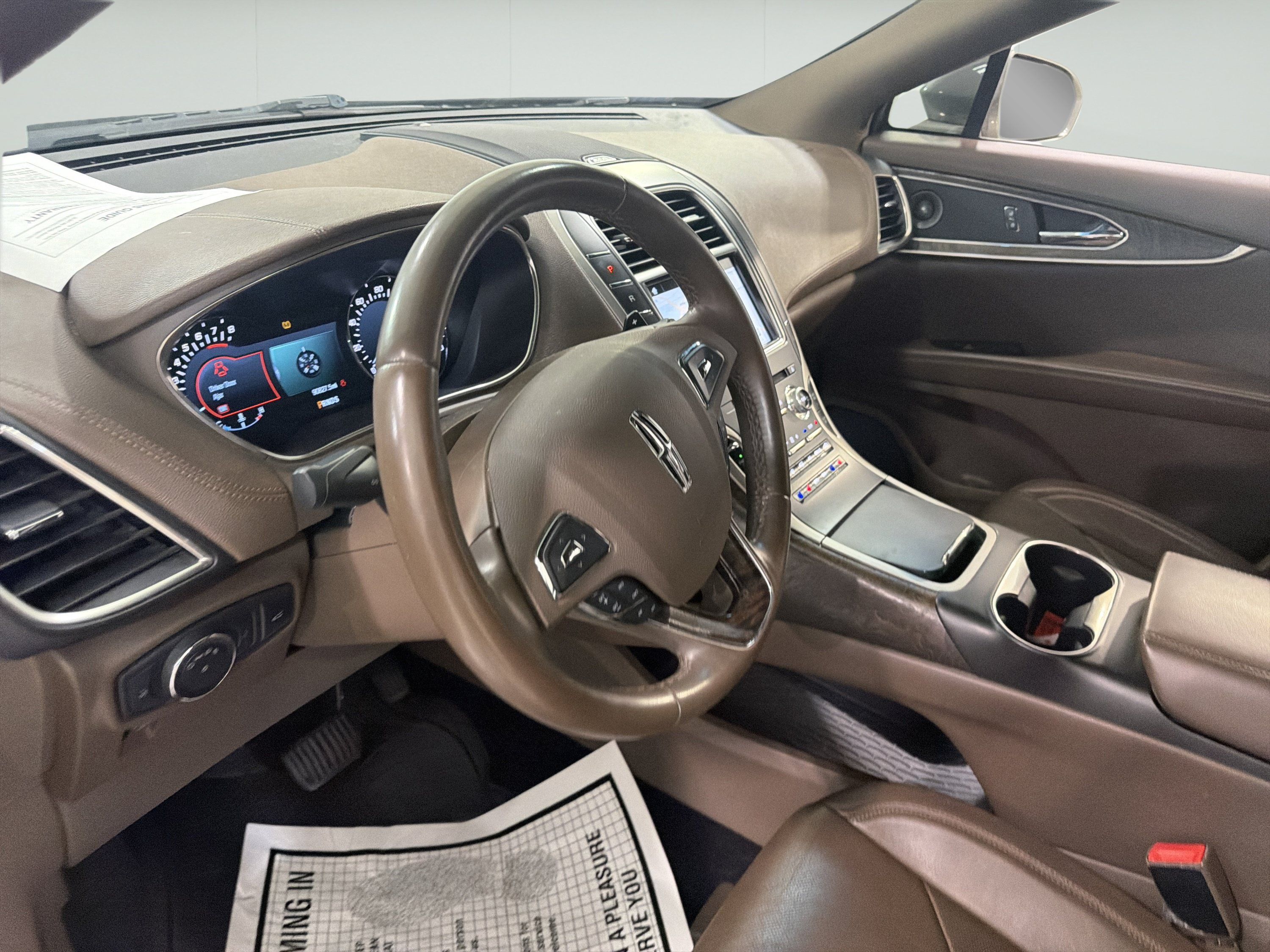 Used 2016 Lincoln MKX Reserve w/ Climate Package FWD image 16