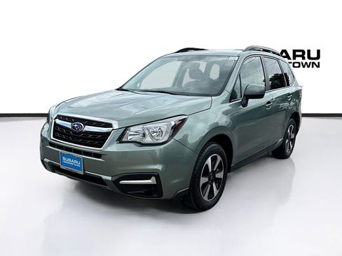 Used 2018 Subaru Forester 2.5i Premium w/ All-Weather Package AWD/4WD image 3