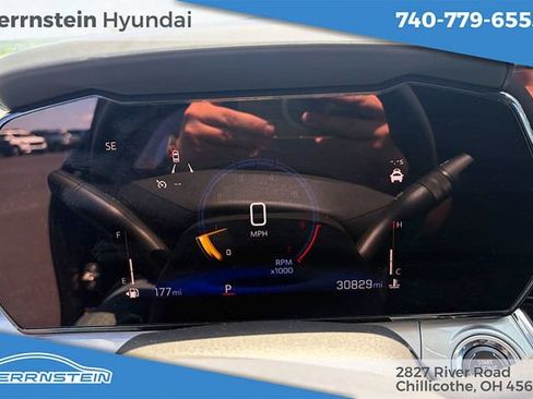 Used 2025 Chevrolet Trax LT FWD image 17