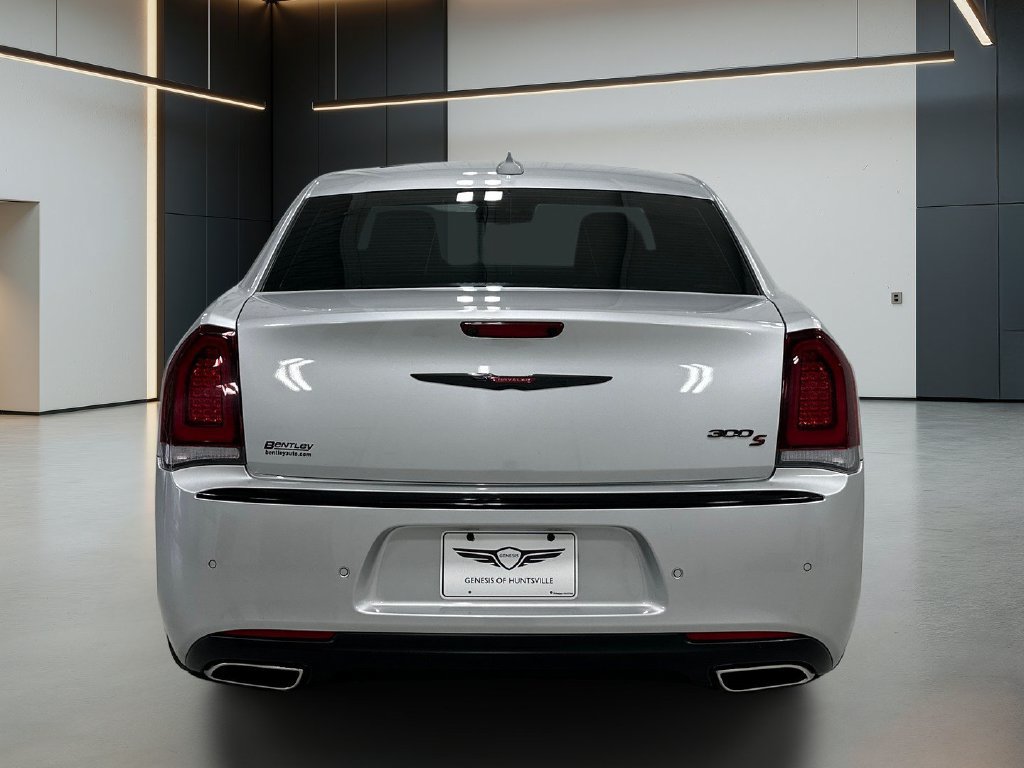 Used 2022 Chrysler 300 S w/ Comfort Group RWD image 5