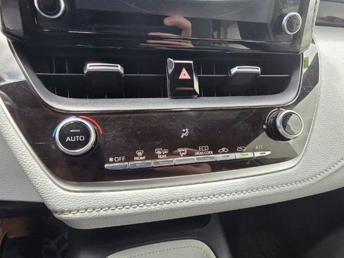 Used 2019 Toyota Corolla SE FWD image 12