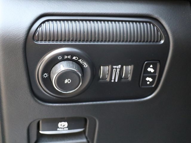 Used 2023 Jeep Grand Wagoneer Series III w/ Rear Seat Video Group 1 AWD/4WD image 31