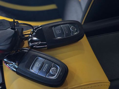 Used 2023 Lamborghini Huracan Tecnica image 24