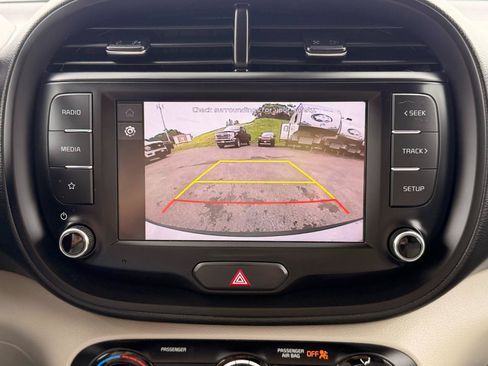 Used 2024 Kia Soul LX FWD image 27
