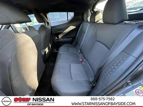 Used 2019 Toyota C-HR XLE image 16