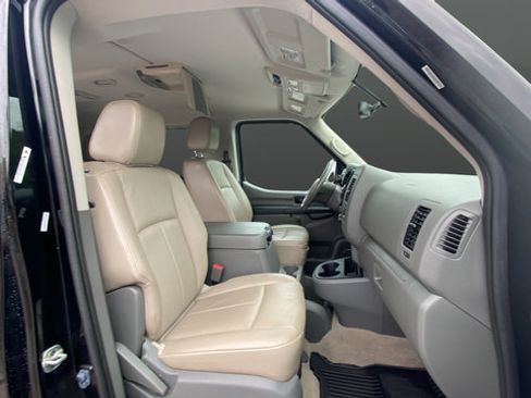 Used 2019 Nissan NV 3500 SL RWD image 24