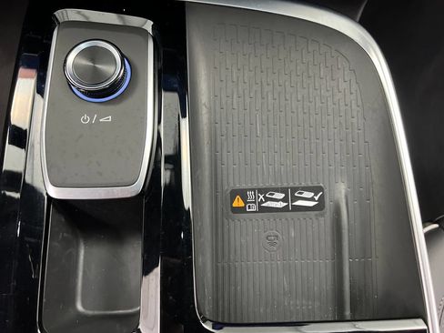 Used 2025 Buick Enclave Preferred AWD/4WD image 55