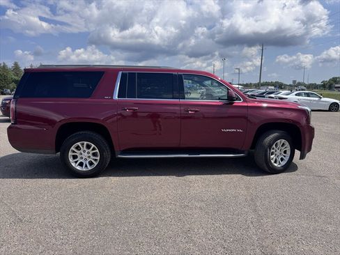 Used 2020 GMC Yukon XL SLT w/ Open Road Package AWD/4WD image 5