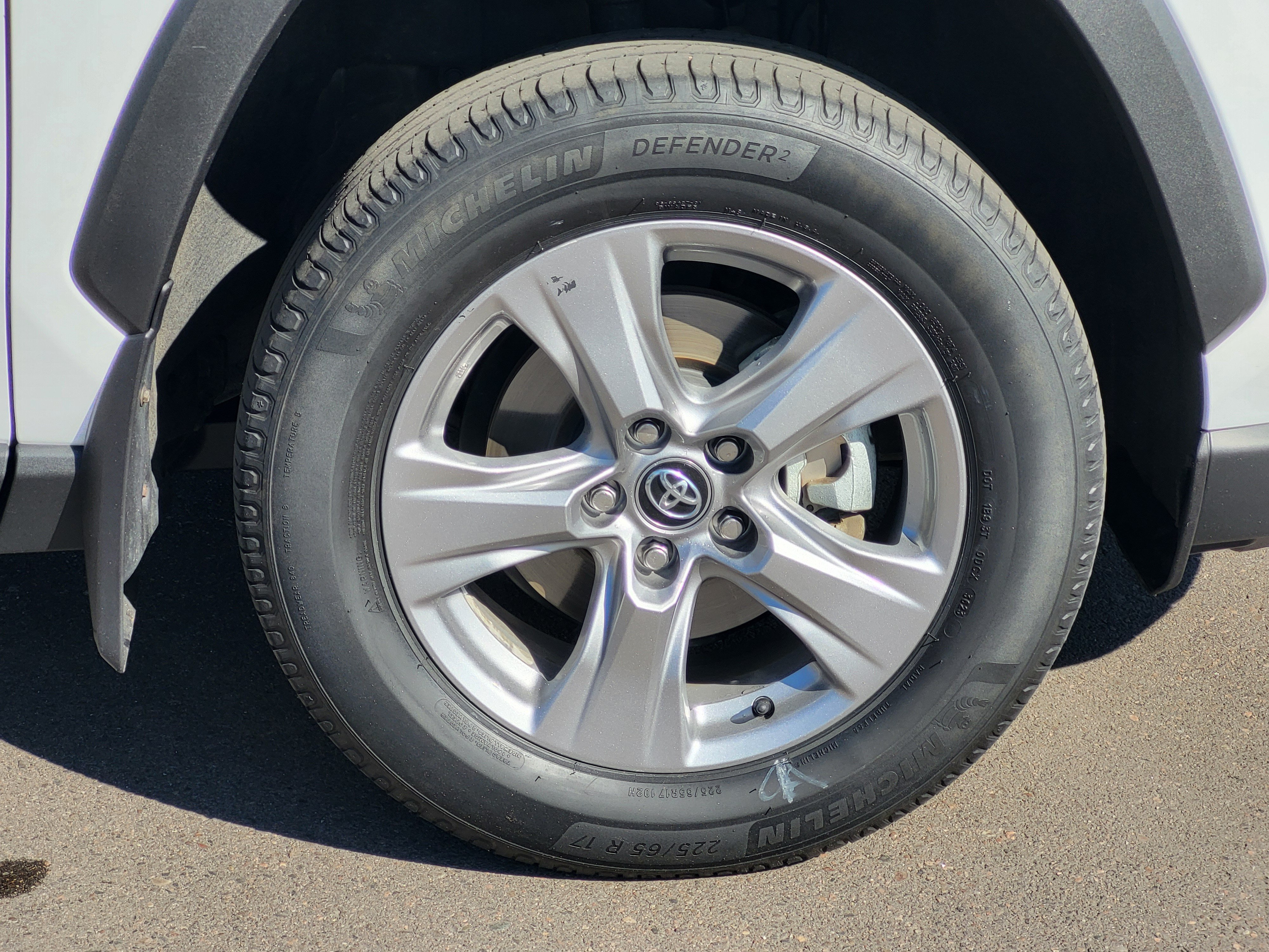 Used 2022 Toyota RAV4 XLE AWD/4WD image 8