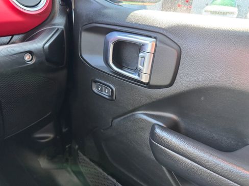 Used 2022 Jeep Wrangler Unlimited Rubicon w/ LED Lighting Group image 19