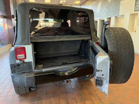 Used 2017 Jeep Wrangler Sport image 12