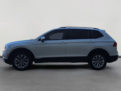 Used 2018 Volkswagen Tiguan S image 2