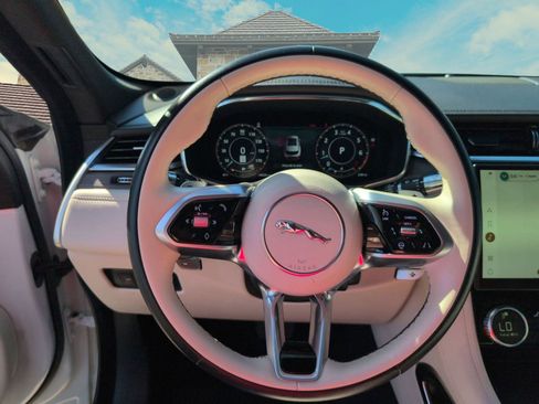 Used 2021 Jaguar F-PACE S image 9