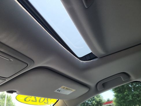 Used 2025 Honda Odyssey Touring image 23