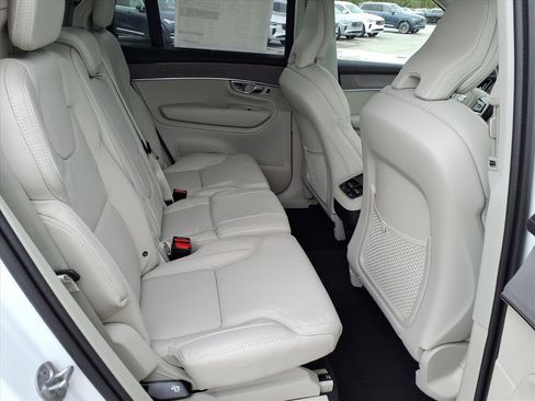 New 2026 Volvo XC90 B6 Ultra image 10
