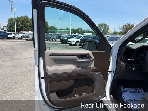 Used 2025 GMC Sierra 1500 SLT w/ SLT Premium Package AWD/4WD image 25