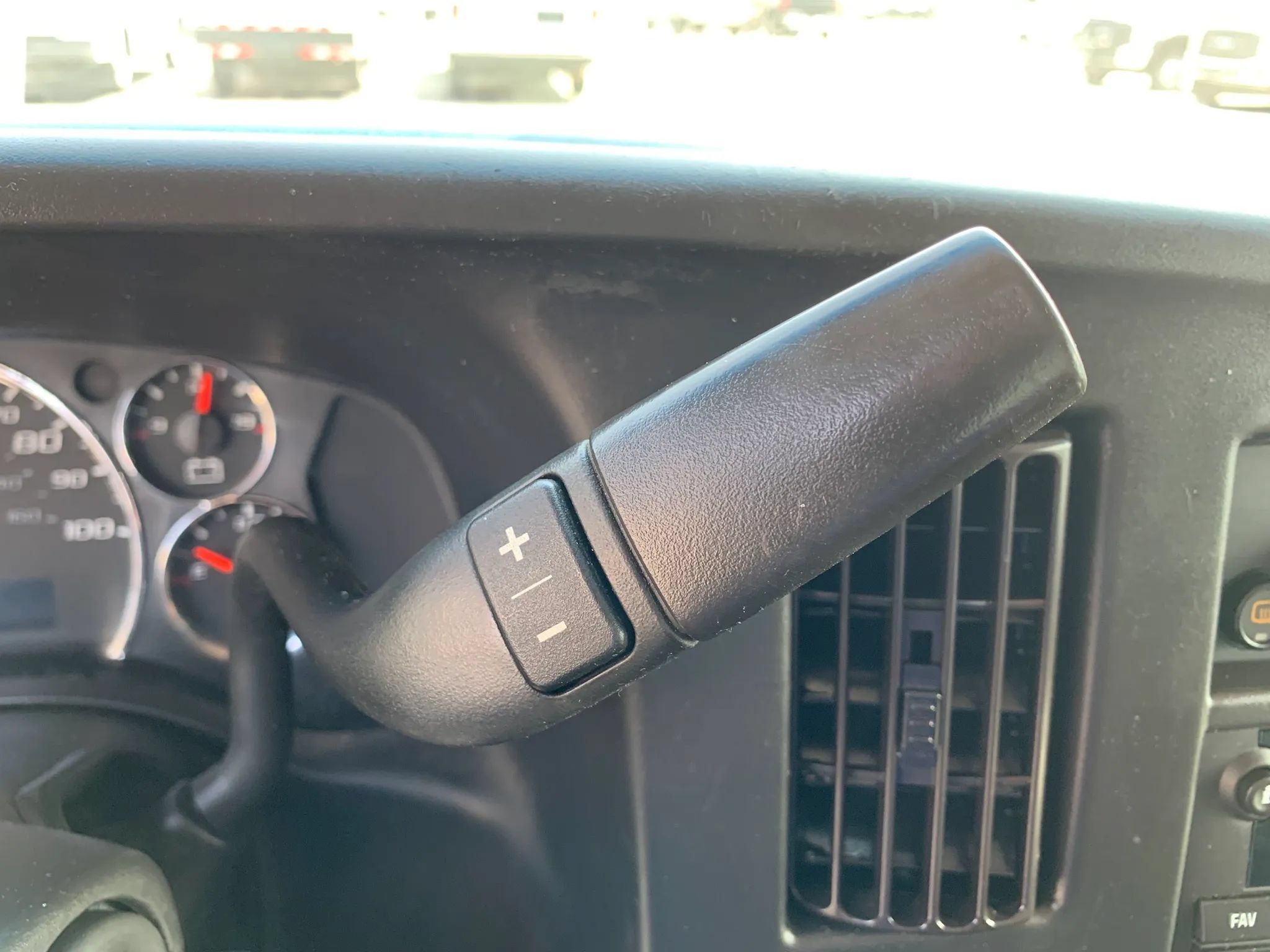 Used 2018 Chevrolet Express 2500 w/ Driver Convenience Package RWD image 18