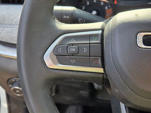 Certified 2024 Jeep Compass Latitude image 12