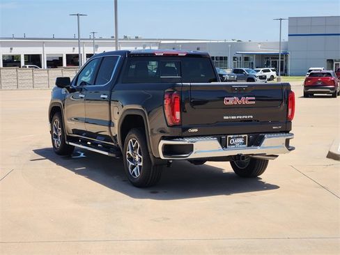 New 2026 GMC Sierra 1500 SLT image 5