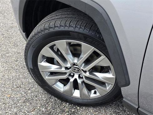 Certified 2020 Toyota RAV4 XLE Premium image 32