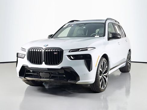 Certified 2025 BMW X7 M60i AWD/4WD image 3