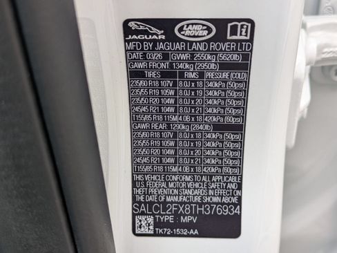 New 2026 Land Rover Discovery Sport Landmark AWD/4WD image 31