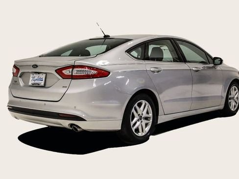 Used 2015 Ford Fusion SE image 6