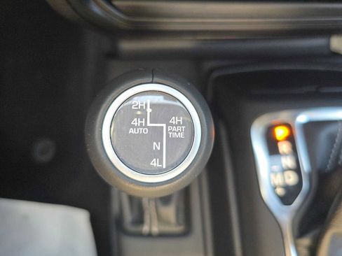 Used 2022 Jeep Wrangler Unlimited Sahara AWD/4WD image 33