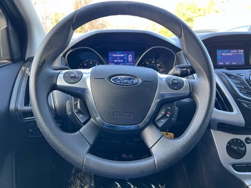 Used 2013 Ford Focus SE FWD image 14