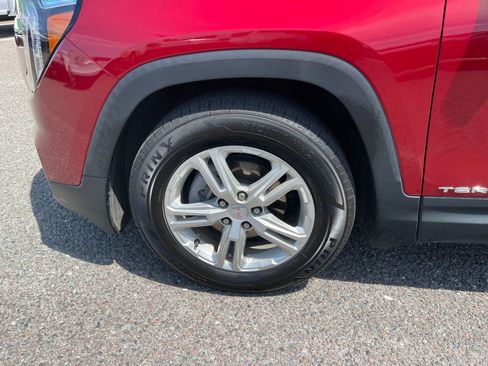 Used 2022 GMC Terrain SLE w/ Driver Convenience Package FWD image 10