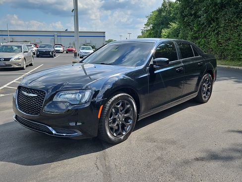 Used 2019 Chrysler 300 Touring w/ Sport Appearance Package AWD/4WD image 2