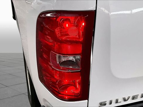 Used 2011 Chevrolet Silverado 1500 W/T w/ LS Package RWD image 19