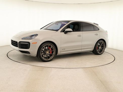 Used 2021 Porsche Cayenne GTS image 13