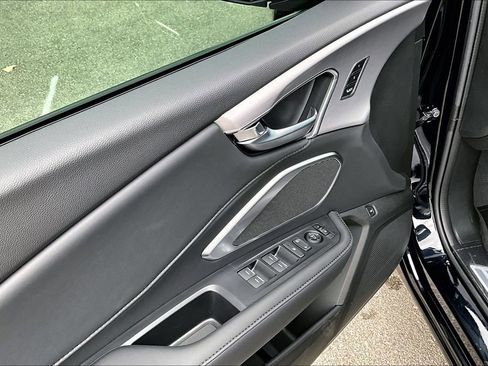 Used 2024 Acura RDX SH-AWD image 18