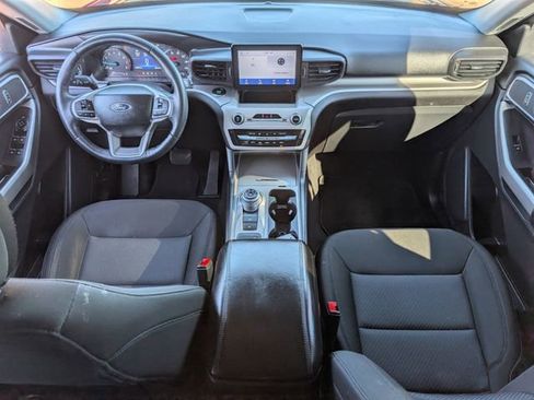 Used 2023 Ford Explorer XLT image 10