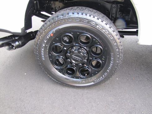 Used 2024 Ford F250 XLT w/ FX4 Off-Road Package image 28