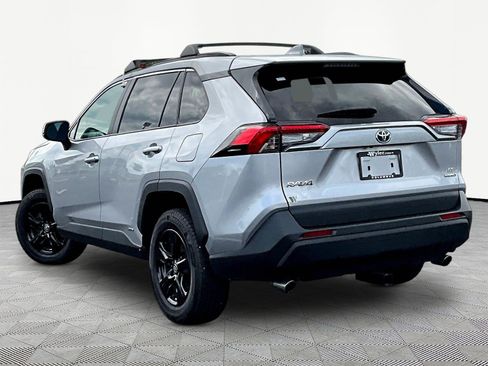 Used 2024 Toyota RAV4 LE AWD/4WD image 4