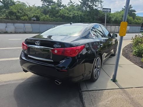 Used 2015 INFINITI Q50 AWD w/ Deluxe Touring Package image 2