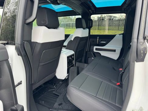 New 2025 GMC Hummer EV 3X w/ LPO, Illumination Package image 23