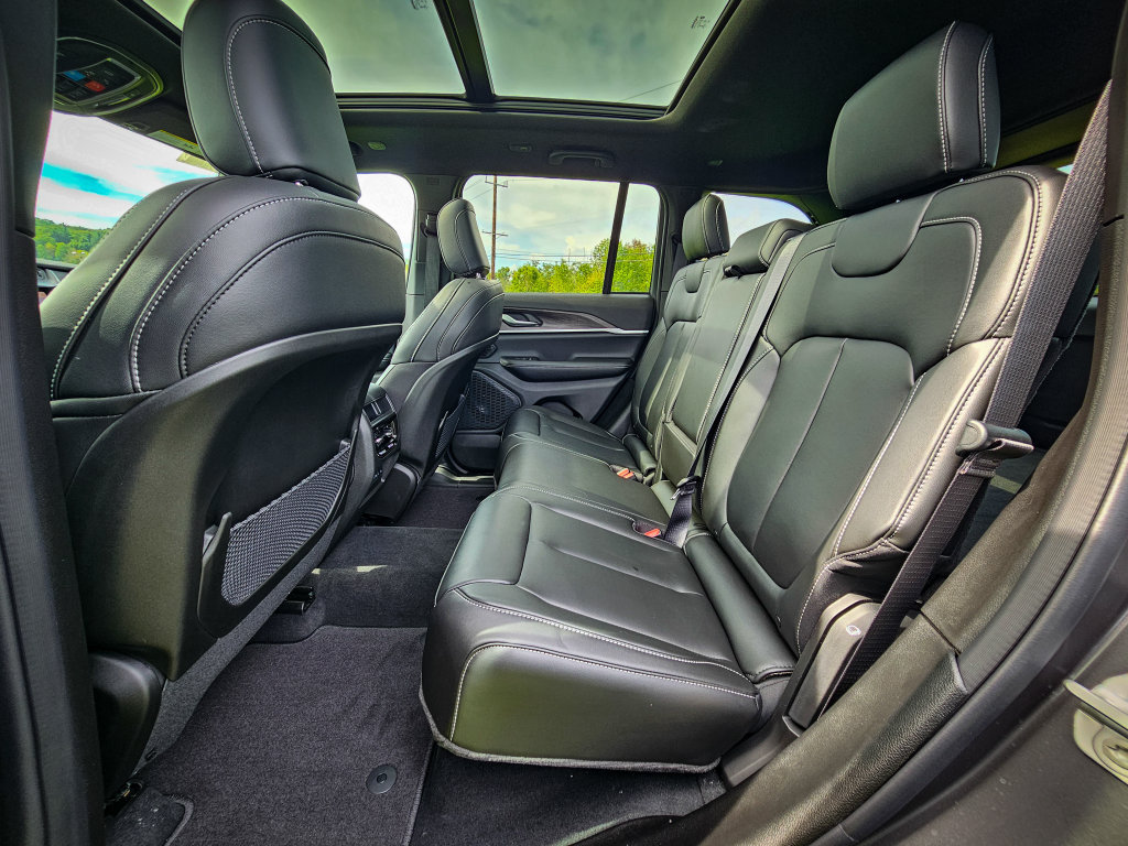 New 2026 Jeep Grand Cherokee Limited AWD/4WD image 37