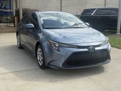 Used 2021 Toyota Corolla LE FWD image 3