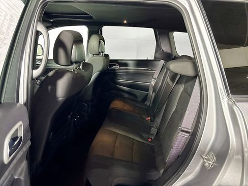 Used 2021 Jeep Grand Cherokee Laredo image 20