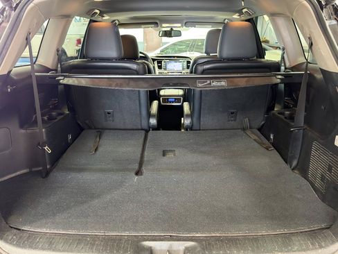 Used 2016 Toyota Highlander XLE FWD image 25