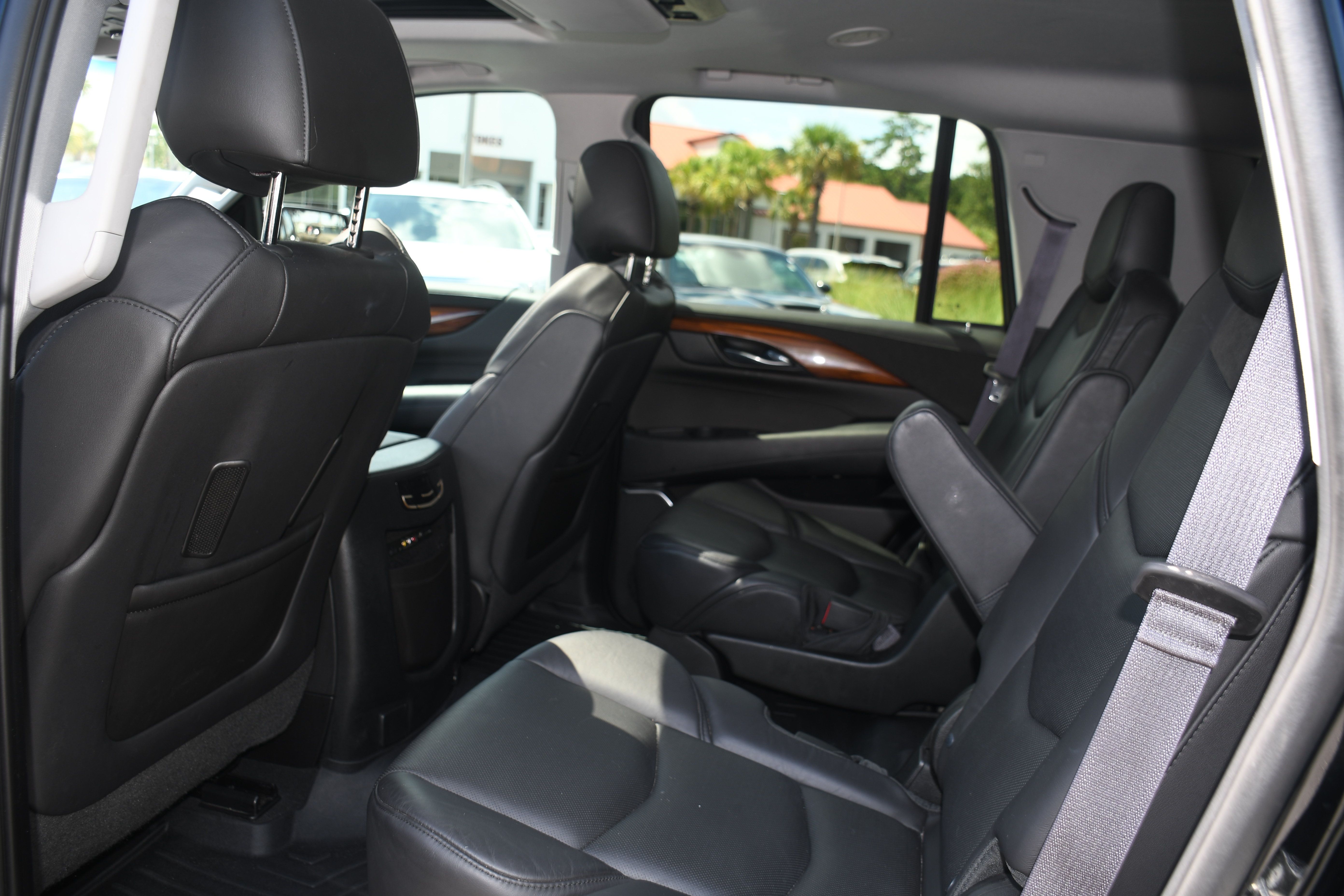 Used 2015 Cadillac Escalade Premium RWD image 17