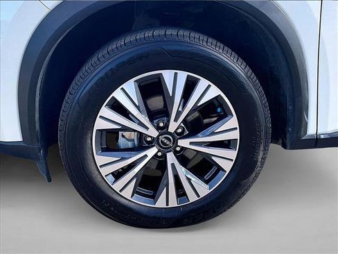 Used 2023 Nissan Rogue SV image 10